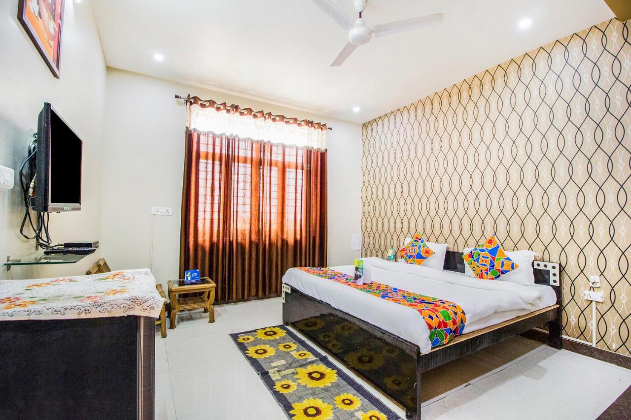 Fabhotel Plus Maniram Palace 아그라 외부 사진