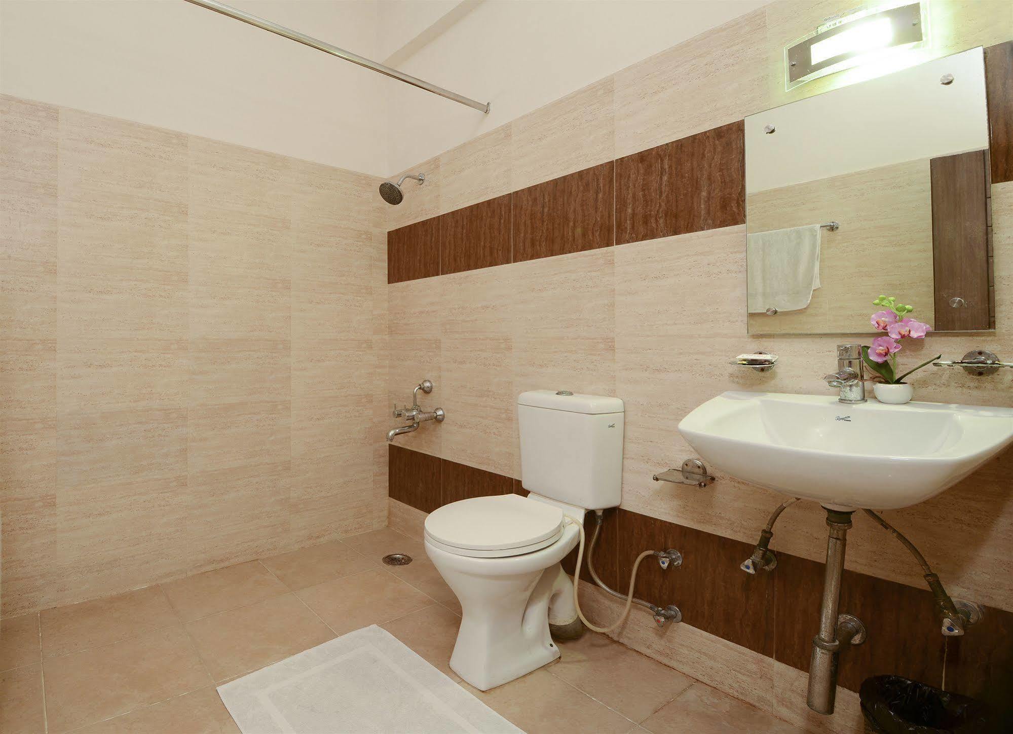 Fabhotel Plus Maniram Palace 아그라 외부 사진