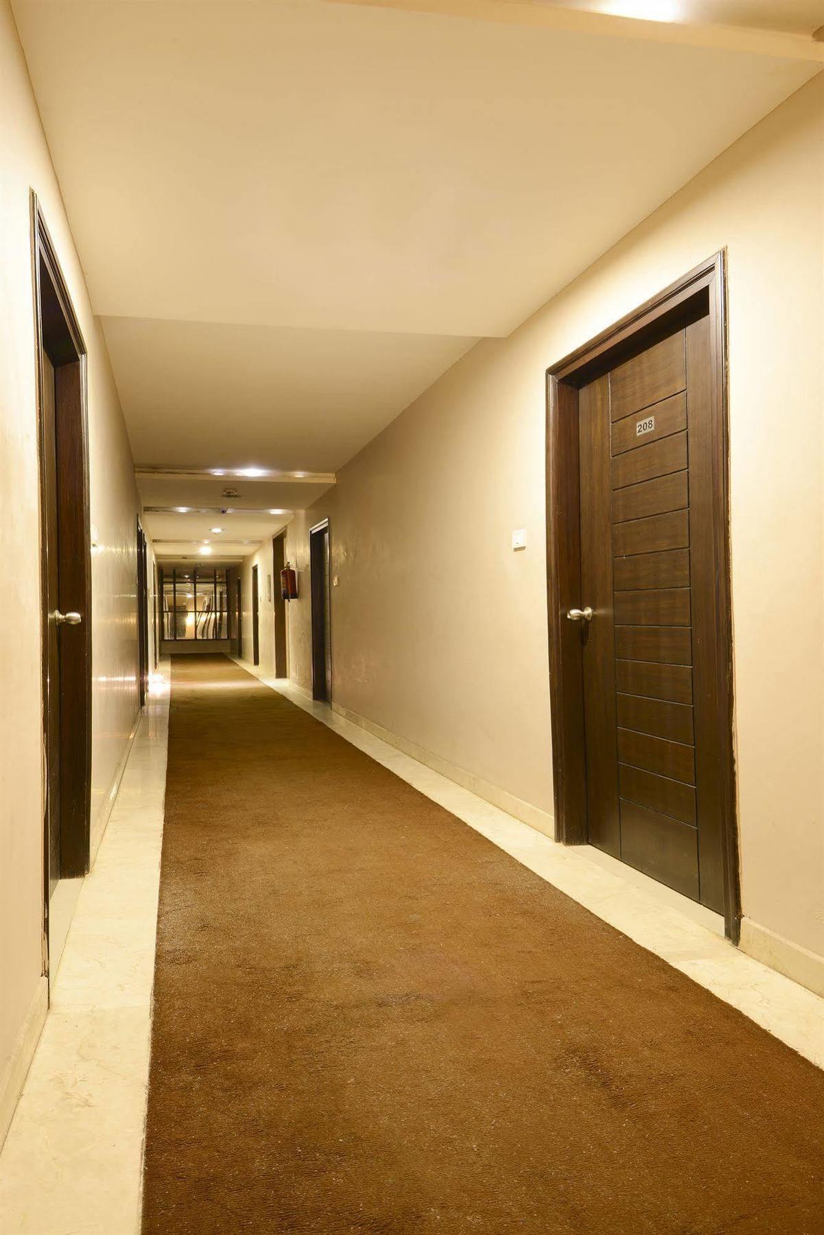 Fabhotel Plus Maniram Palace 아그라 외부 사진