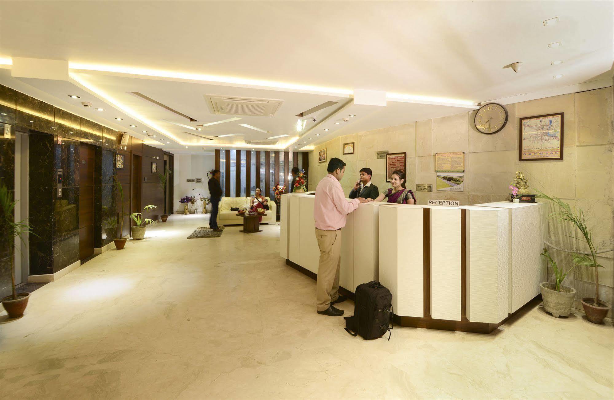 Fabhotel Plus Maniram Palace 아그라 외부 사진